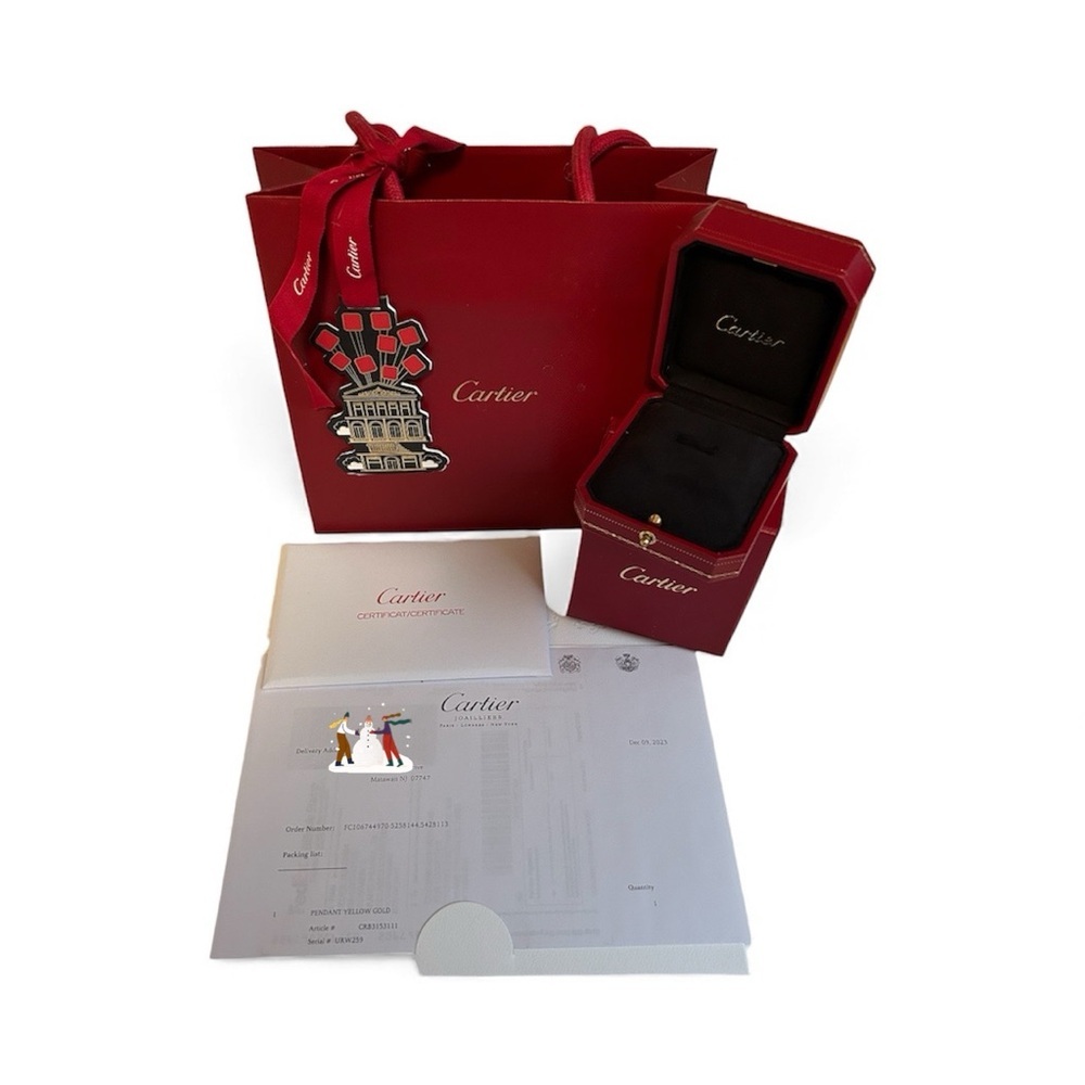 CARTIER Hamsa Fatma’s Hand Symbol Pendant in 18K yellow gold. Sold Out online. - Picture 2 of 9